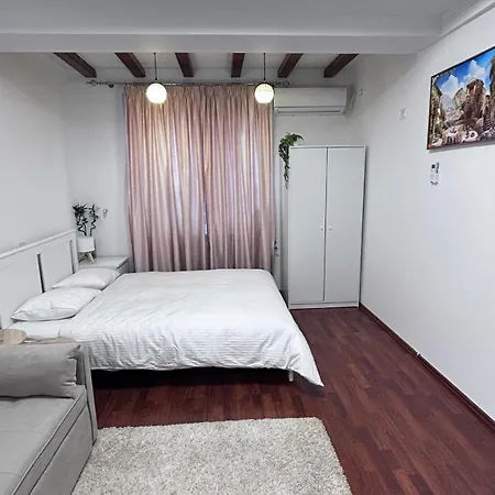 Pensionat Casa Joy 3*